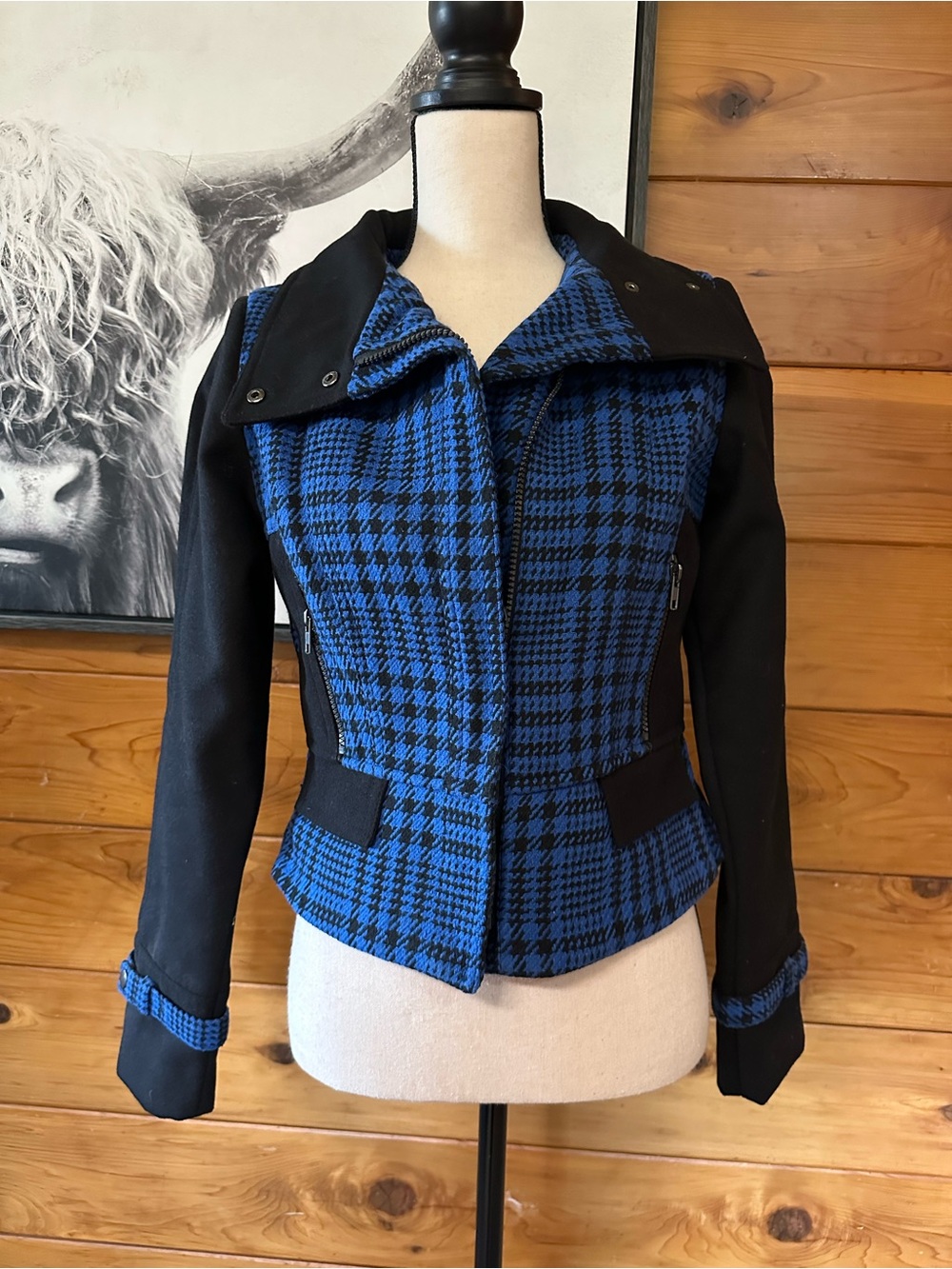 NWOT Material Girl Women’s Blue Houndstooth Jacket
